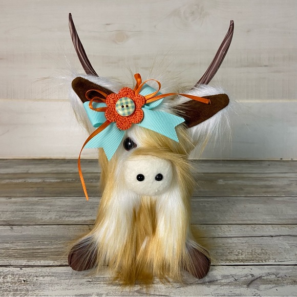 Highland Cow Gnome Faux Fur Handmade Bow Flower Coo Tiered Tray Decor Farmhouse - Picture 5 of 10